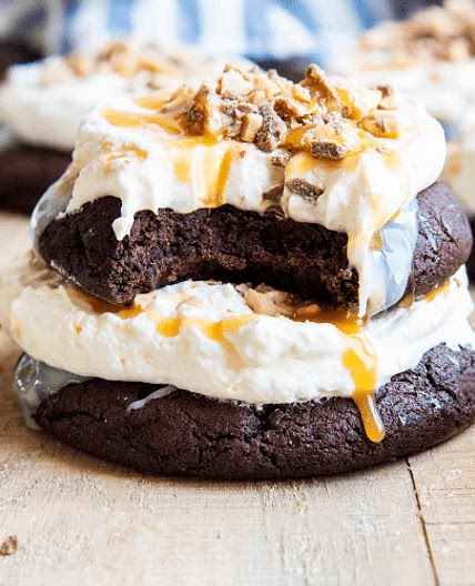 Crumbl -inspired Chocolate Heath Cake Cookies