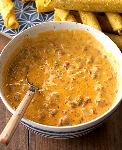Smoked Chili Queso Dip