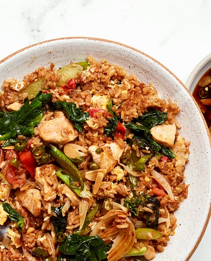 Khao Phat Kai (Thai Fried Rice With Chicken)