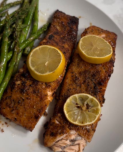 Fool Proof Air Fryer Salmon and Asparagus 