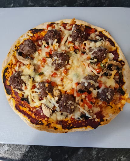 Cheeseburger pizza