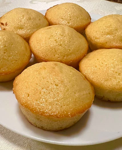 Moist Cornbread Muffins 