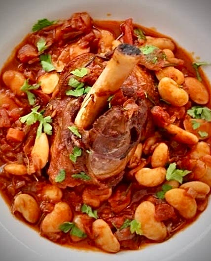 Lamb Shank with Butter Beans Stew يخنة فاصوليا عريضة بالموزات  