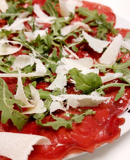 Bresaola, rucola and parmesan flakes