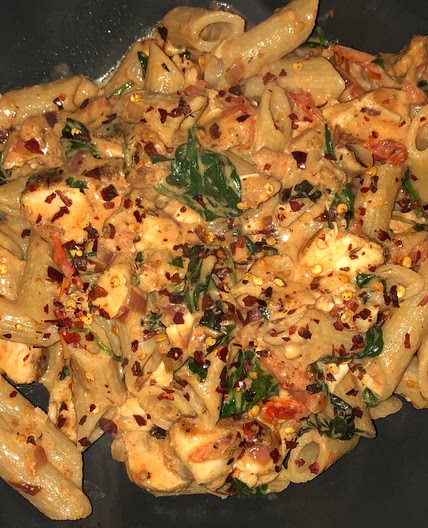 Creamy tomato pasta 