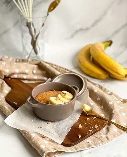 Low calorie banana bread for one