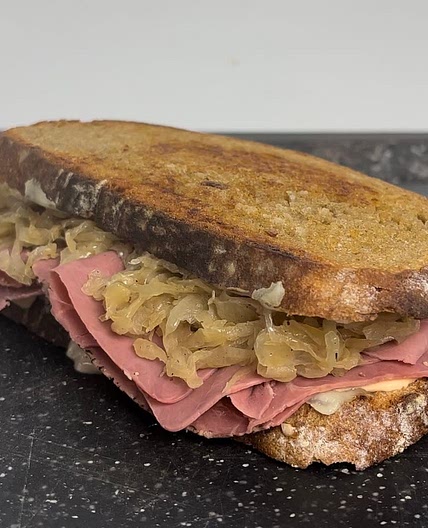 Sandwiches around the world | Reuben sandwich - NYC - USA