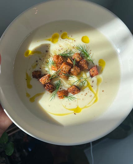 Creamy Cauliflower Cheddar Soup