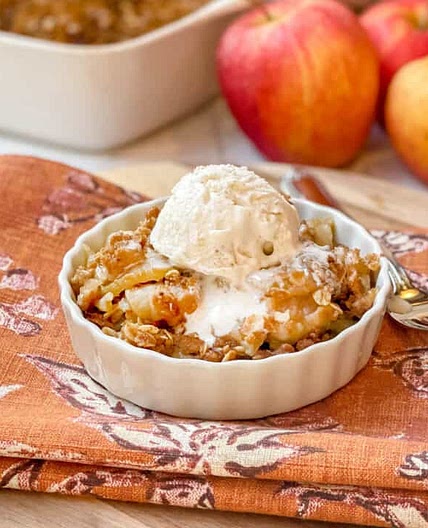 Easy Apple Crisp Recipe Like Grandma Used to Make