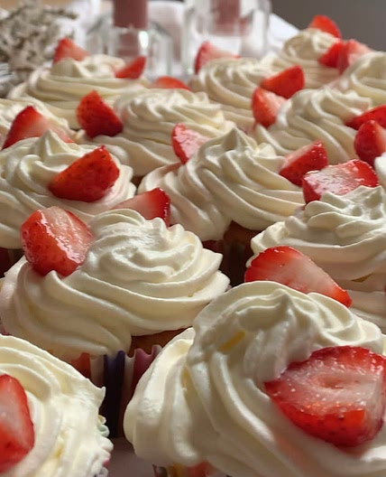Strawberry cream cupcakes🥰