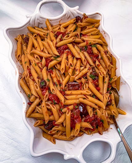 PASTA PUTTANESCA