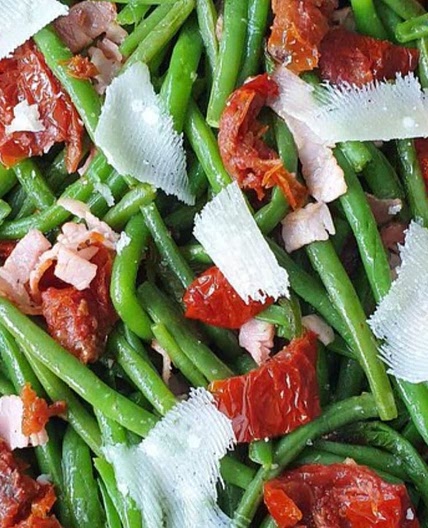 Haricots verts tomates séchées paprika