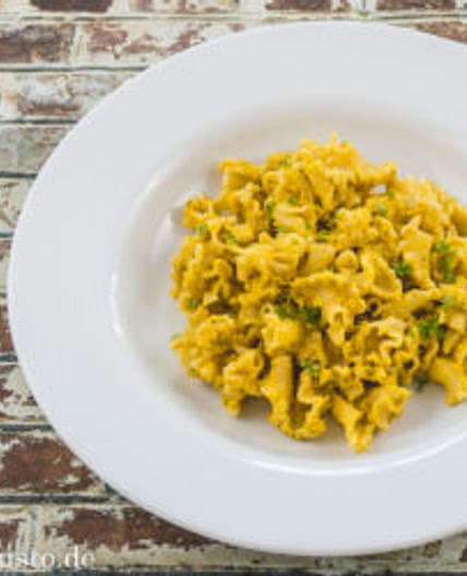 Karotten-Pesto mit Selleriegrün