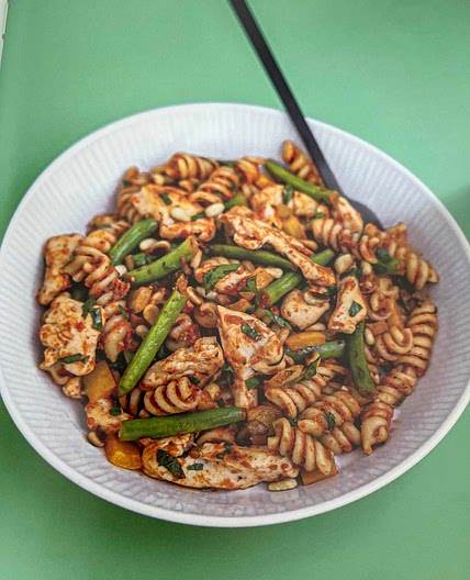 Spicy red pesto chicken pasta 