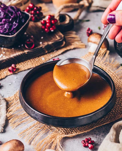 Cremige vegane Pilz-Soja-Soße