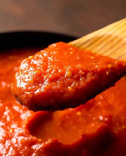 Travis's Easy No Cook Pizza Sauce ft. Hot Honey