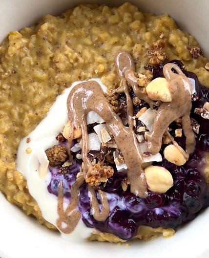 The best Pumpkin Pie Oatmeal with Blueberries