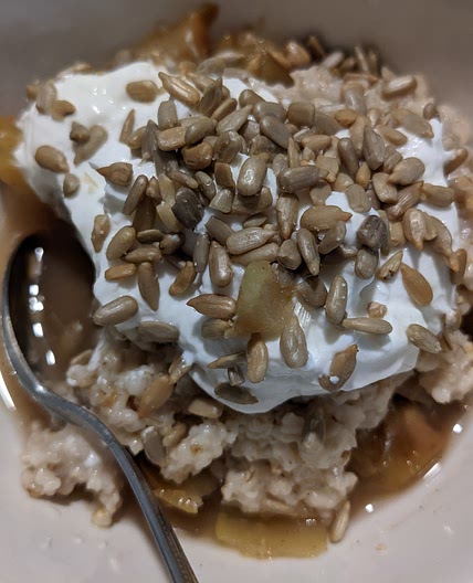 Oatmeal with Stewed Apples
