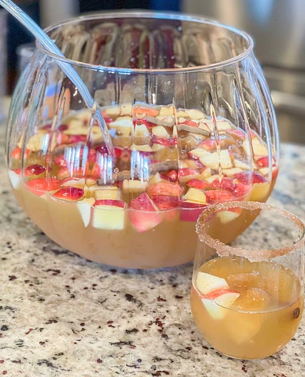 Caramel apple sangria 