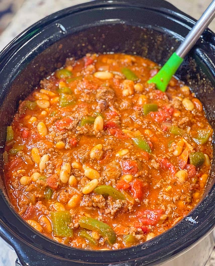 Slow cooker chili with bacon