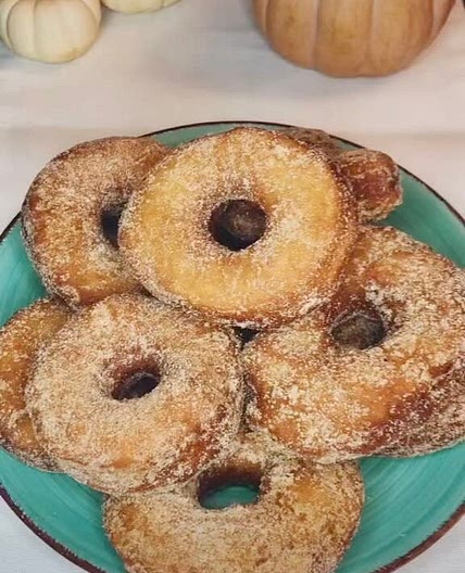 (Secret Ingredient) Apple Cider Donuts