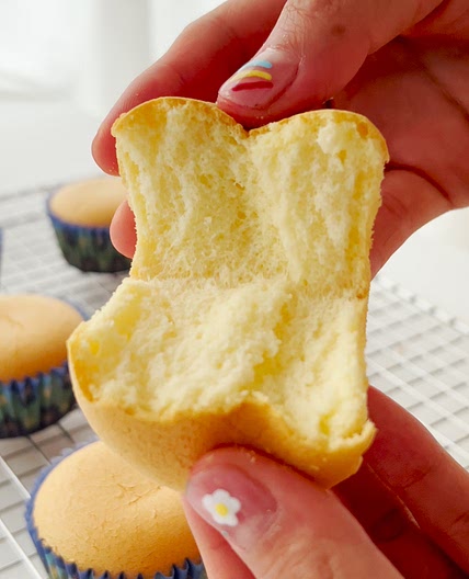 Vanilla Chiffon Cupcakes