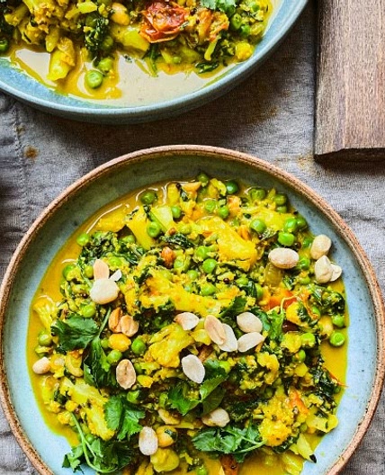 Cauliflower, Spinach & Pea Curry