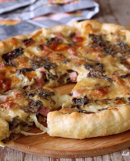 Torta salata prosciutto e funghi