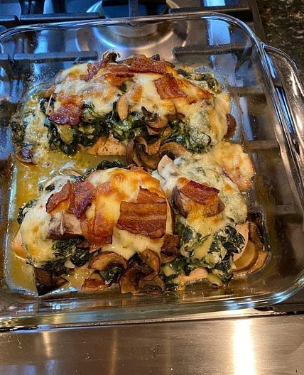 Smothered Chicken with Creamed Spinach, Bacon, Mushrooms - Just Cook Well