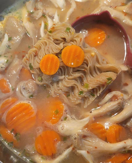Aggretsuko Ramen | Veg Out
