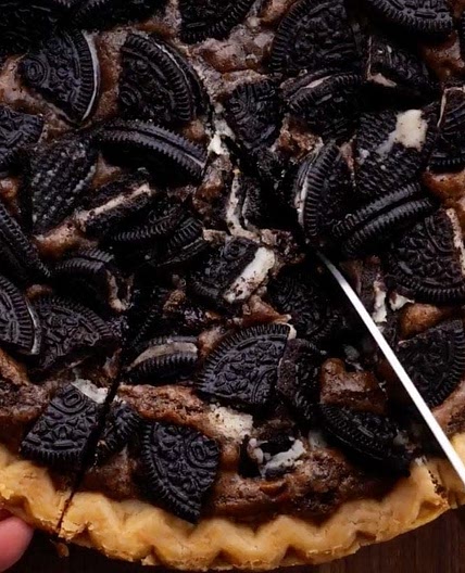 Ultimate Oreo chunk pie
