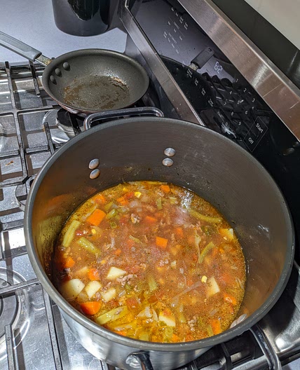 Vegetable soup with hamburger