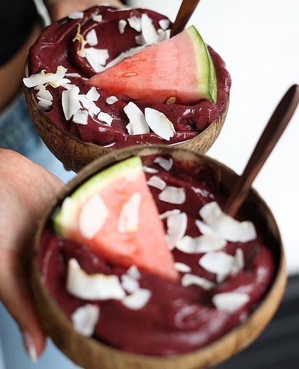 Watermelon açai smoothie bowls 