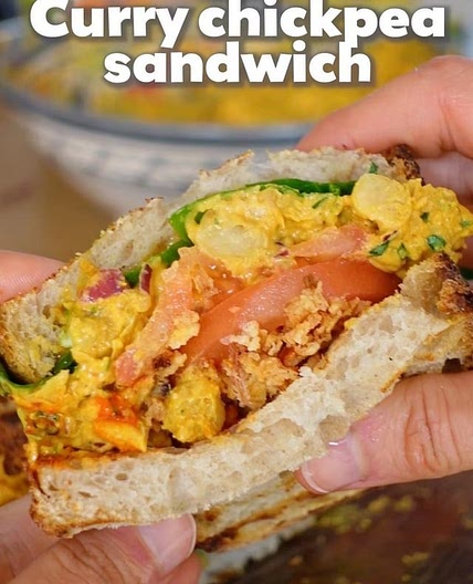 CURRY CHICKPEA SANDWICH 🥪