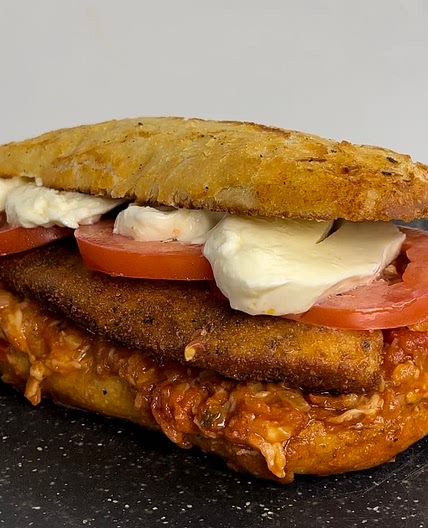 Juicy chicken tomato sandwich