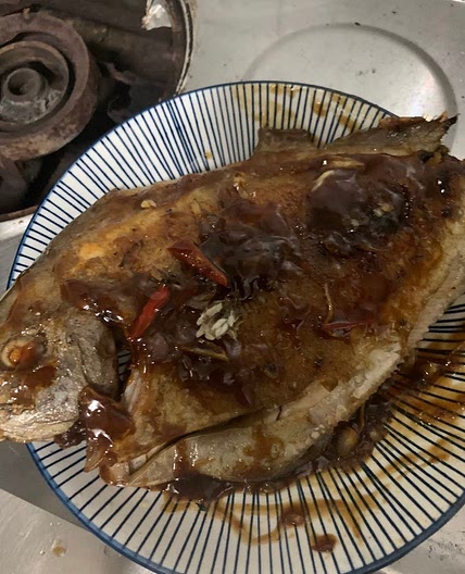 Fried fish in soy sauce 