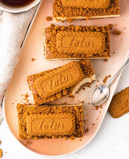 No-Bake Biscoff Cheesecake Bars