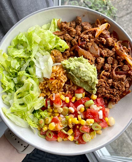 Chipotle “beef” burrito bowl 🍚🥬