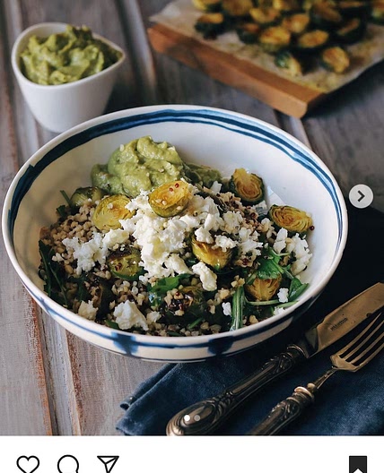 Bulgur con cavoletti, feta e rucola