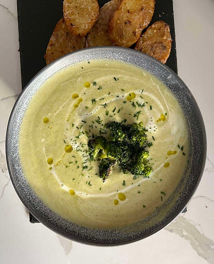Cream of Broccoli Soup with Spicy Garlic Bread 