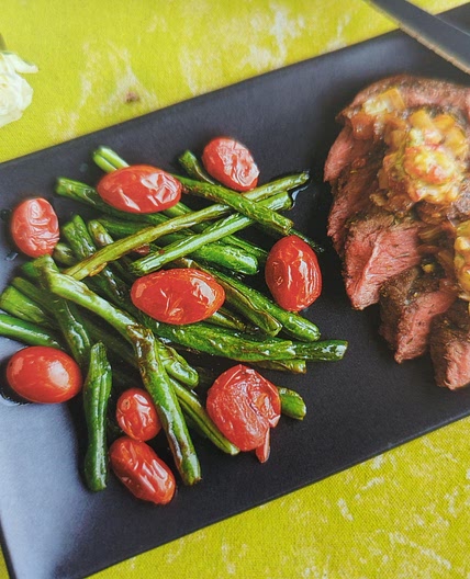 Steaks with Garlic-Herb Butter and Green Beans