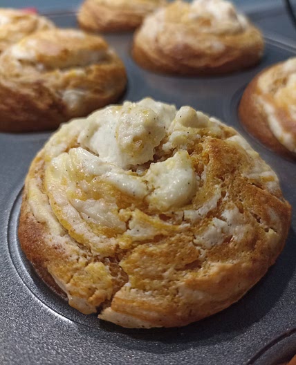 Pumpkin Cheesecake Muffins