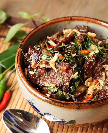 Thai-Style Beef With Basil and Chilies (Phat Bai Horapha) Recipe