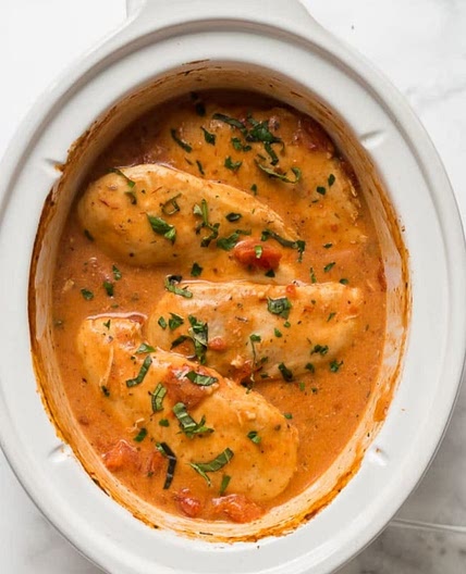 Slow Cooker Creamy Tomato Basil Chicken