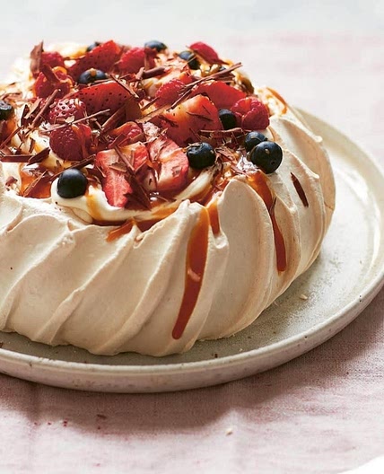 Salted caramel pavlova