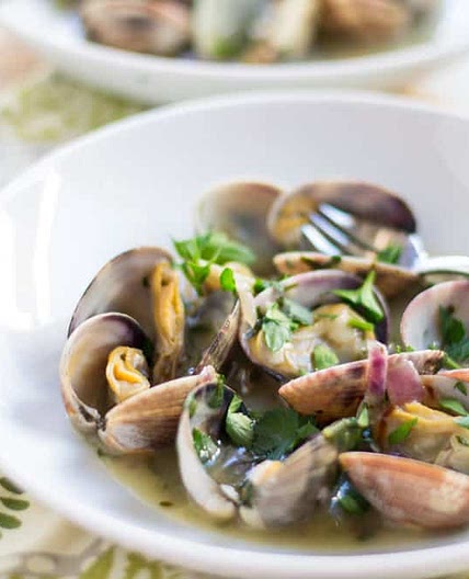 Clams in Green Sauce (Almejas en Salsa Verde)