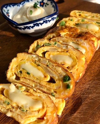 Simple Cheesy Egg Rolls