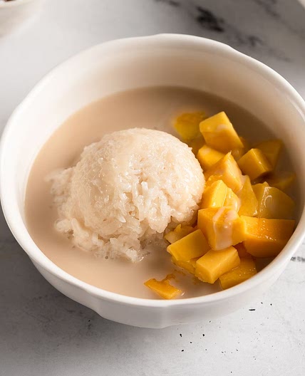Thai Mango Sticky Rice Dessert (Khao Niaow Ma Muang)