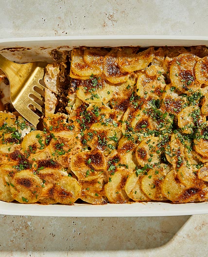 Creamy potato and meat gratin