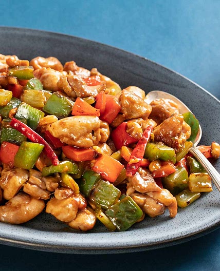 Takeout-Style Kung Pao Chicken (Diced Chicken With Peppers and Peanuts) Recipe
